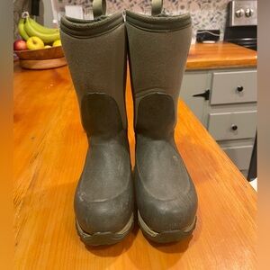 Toddler Muck Boots, size 11, green